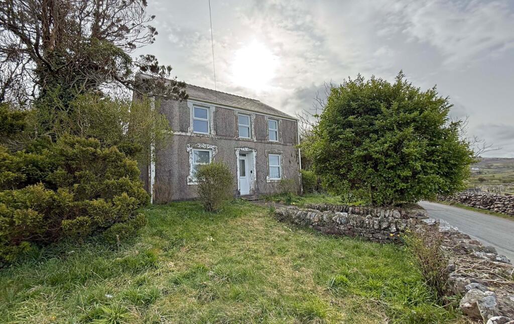 3-bed detached on Nasareth, Caernarfon, Gwynedd, LL54, £275,000