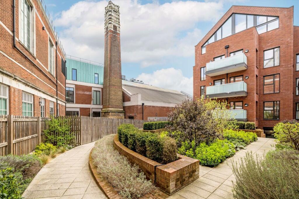 Apartment in London - More
