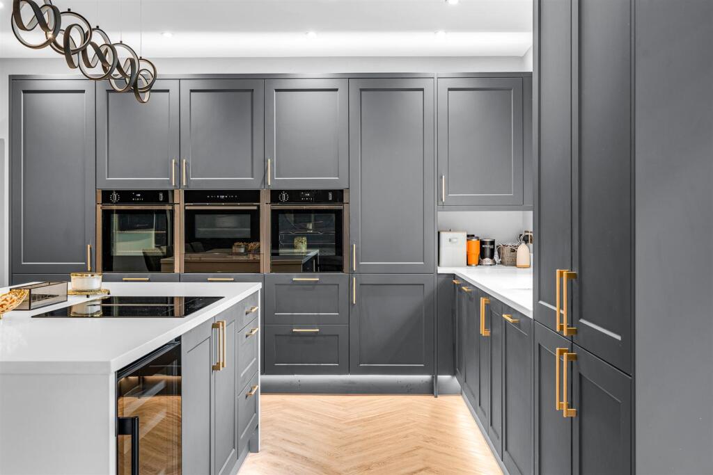 House in Welwyn Hatfield, Welwyn - More