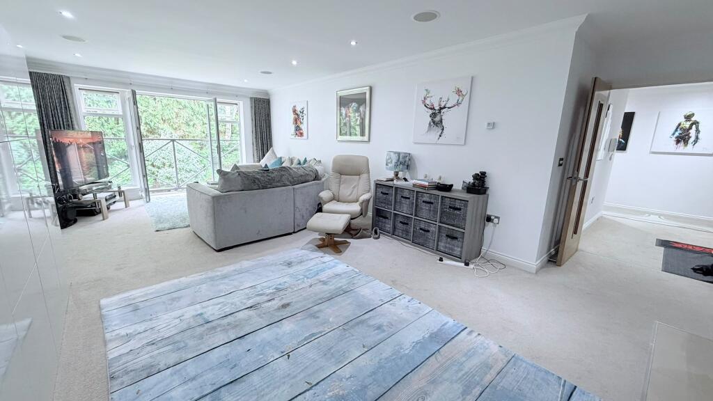Apartment in Poole - More