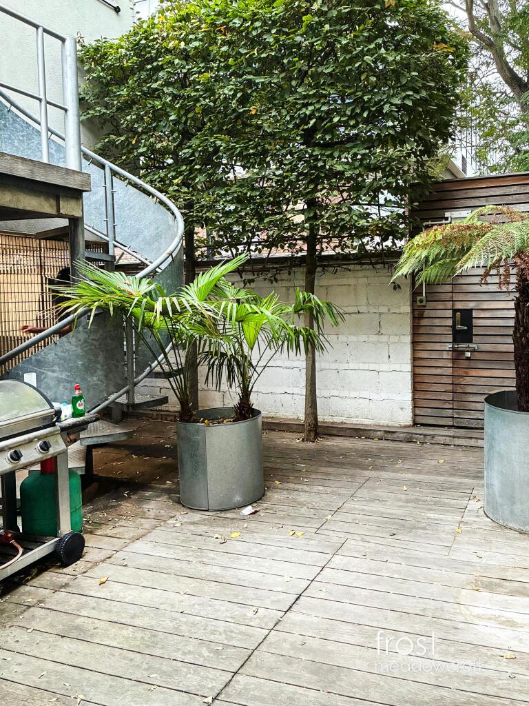 Vencourt Place Hammersmith W6 1 garden 2.jpg