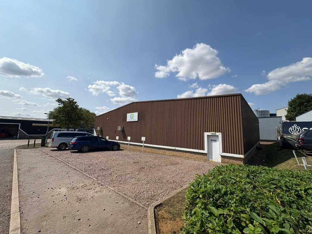 Unit 25 Millbrook Close External (3).jpg