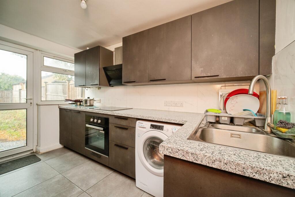House in Basingstoke and Deane, Basingstoke - View 5