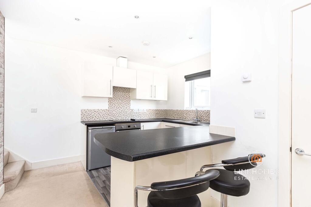 Additional image 3 of Commercial Road, Poole, BH14