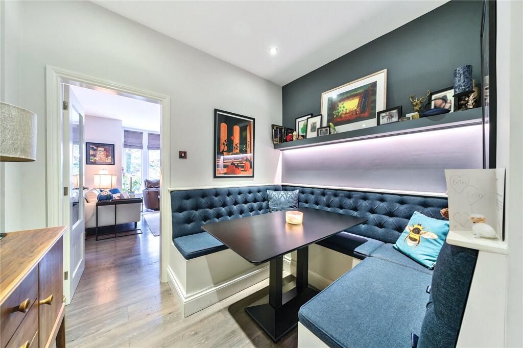 Apartment in Leeds, Park Villas, Roundhay - View 4