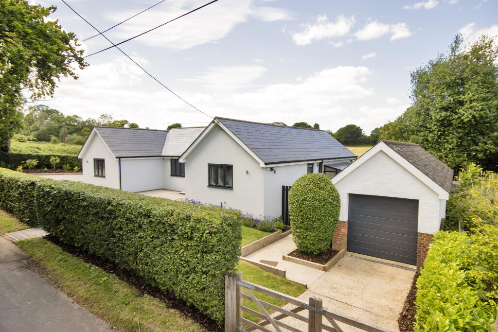 House in Tunbridge Wells, Brenchley - More