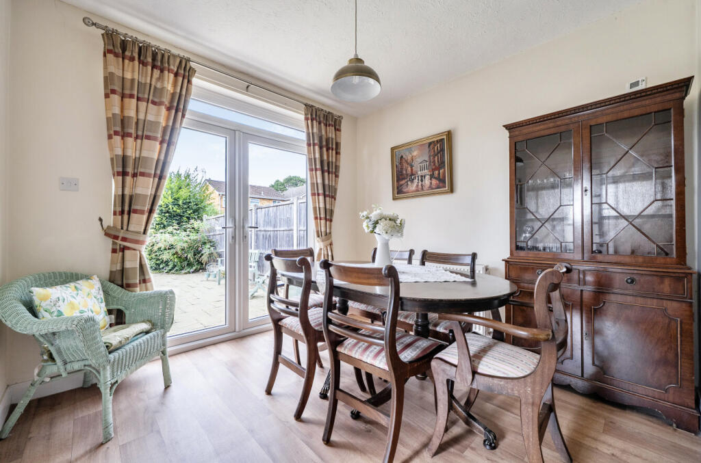House in Wokingham - View 4