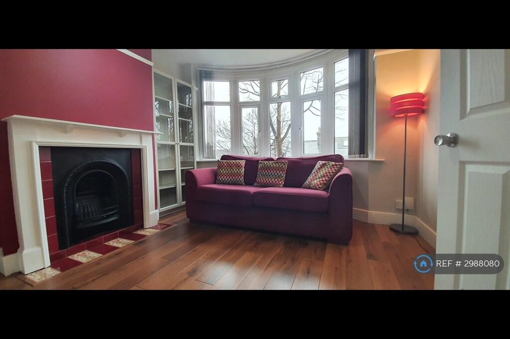 House in Luton - View 3