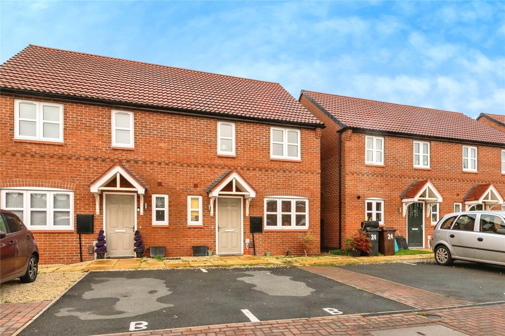 3-bed semi-detached on Freda Lane, Bottesford, Nottinghamshire, NG13, £125,000