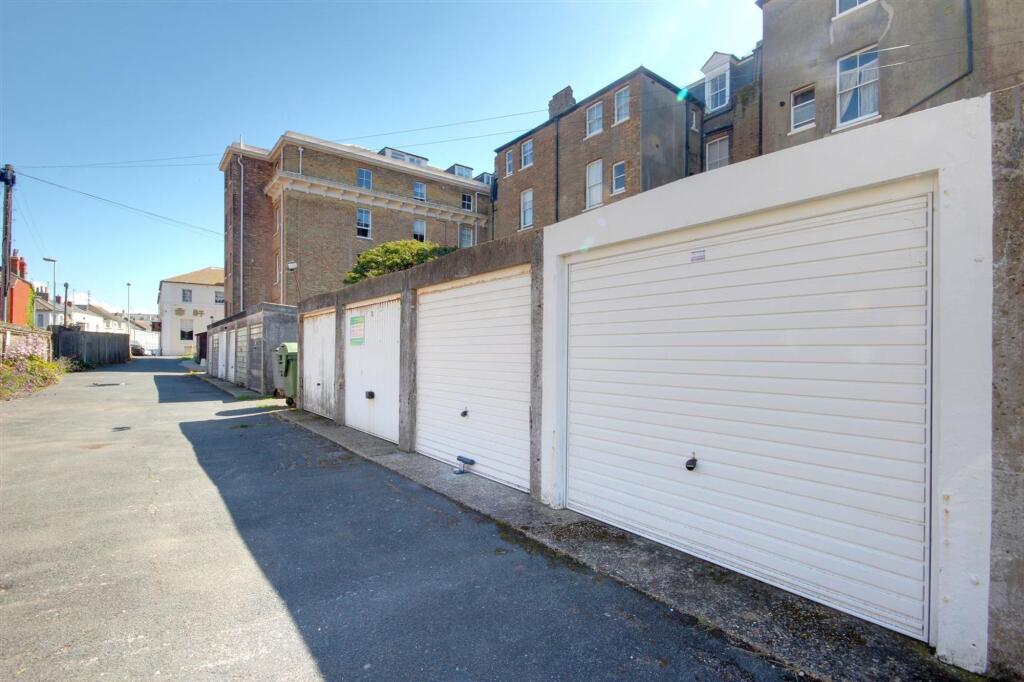 10 Heene Terrace, Worthing, BN11