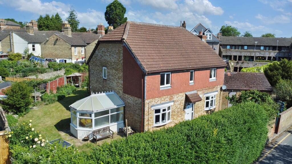 4-bed detached on Bower Place, Maidstone, ME16, £475,000