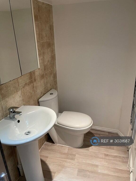 Apartment in Torquay - More