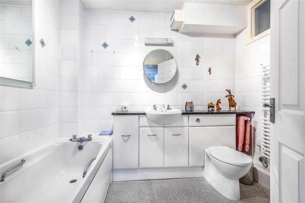 Apartment in Southampton - More