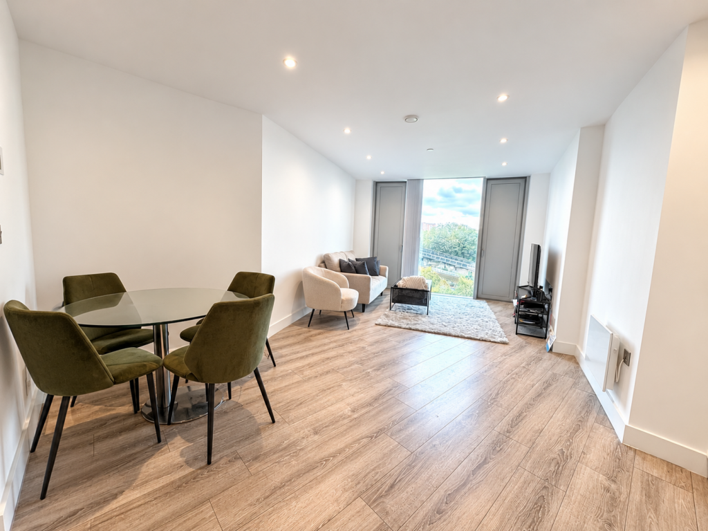 Apartment in Manchester, City Centre - View 3