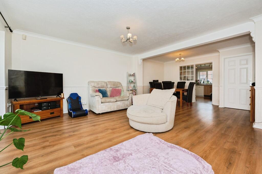 House in Grays, Little Thurrock - View 3