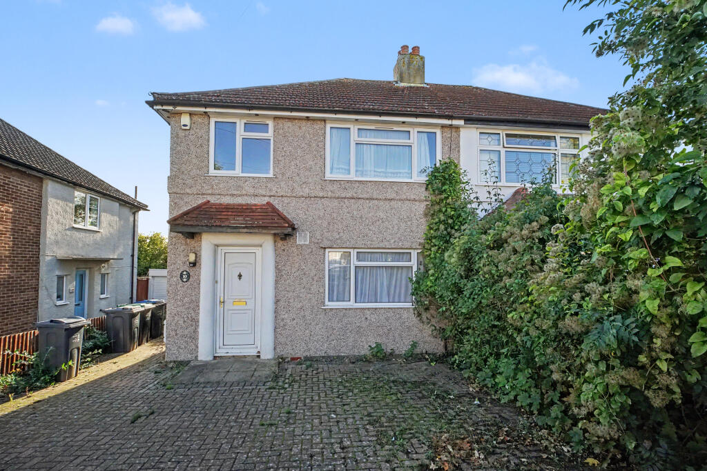 3-bed semi-detached on 10 Gascoigne Road, New Addington, CR0 0NA, £295,000