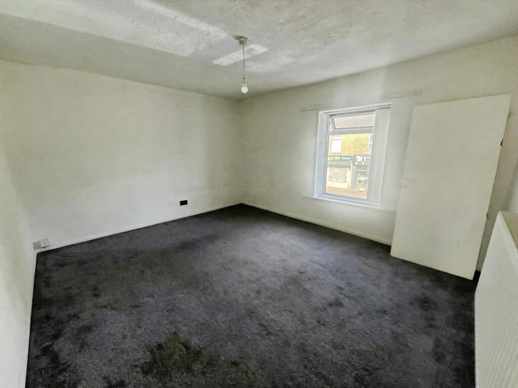 Apartment in High Peak, Whitfield - View 3