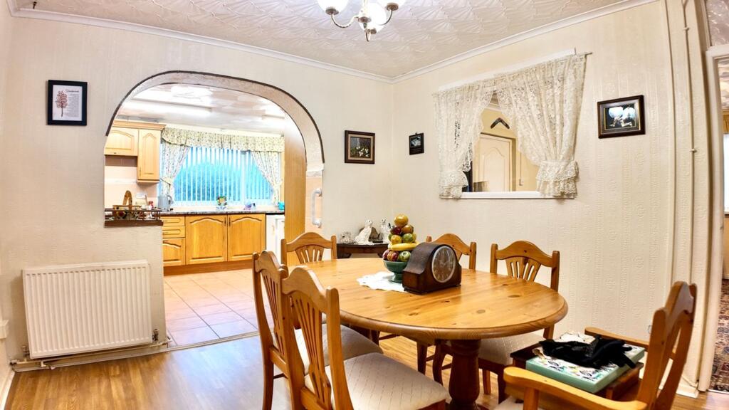Park Road, Newbridge, NP11 photo 3