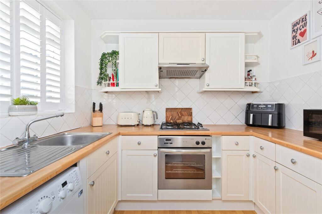 Apartment in Brighton - View 3