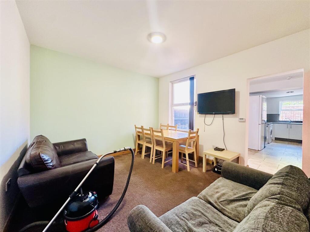 House in Nottingham, Old Lenton, Lenton - View 4