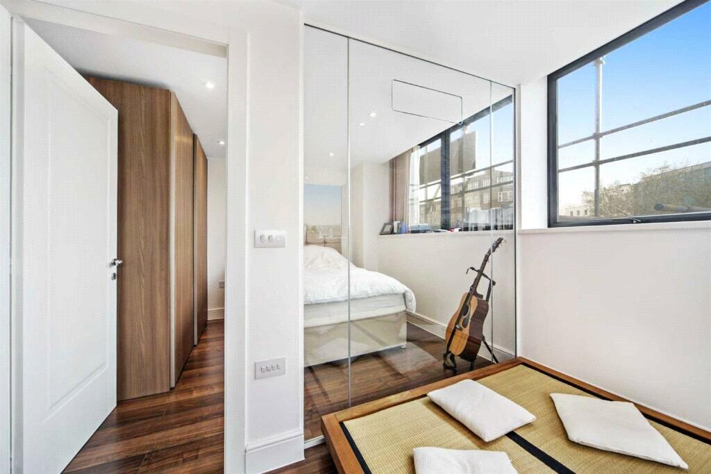 Apartment in London - View 5