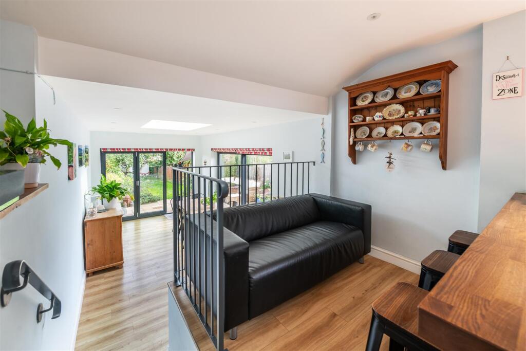 House in Redhill - View 5