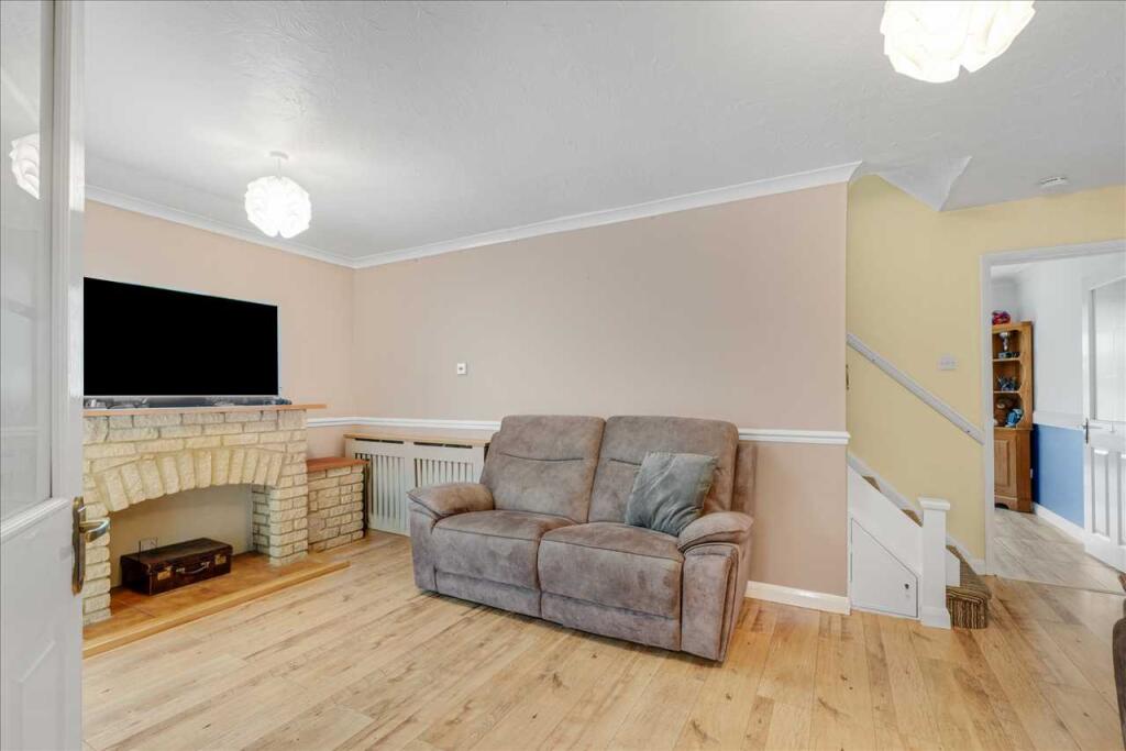 Fairford Crescent, Downhead Park, Milton Keynes photo 4