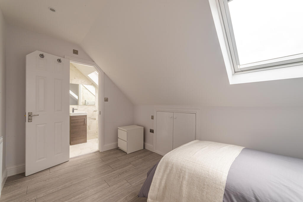 Apartment in Harrow - View 3