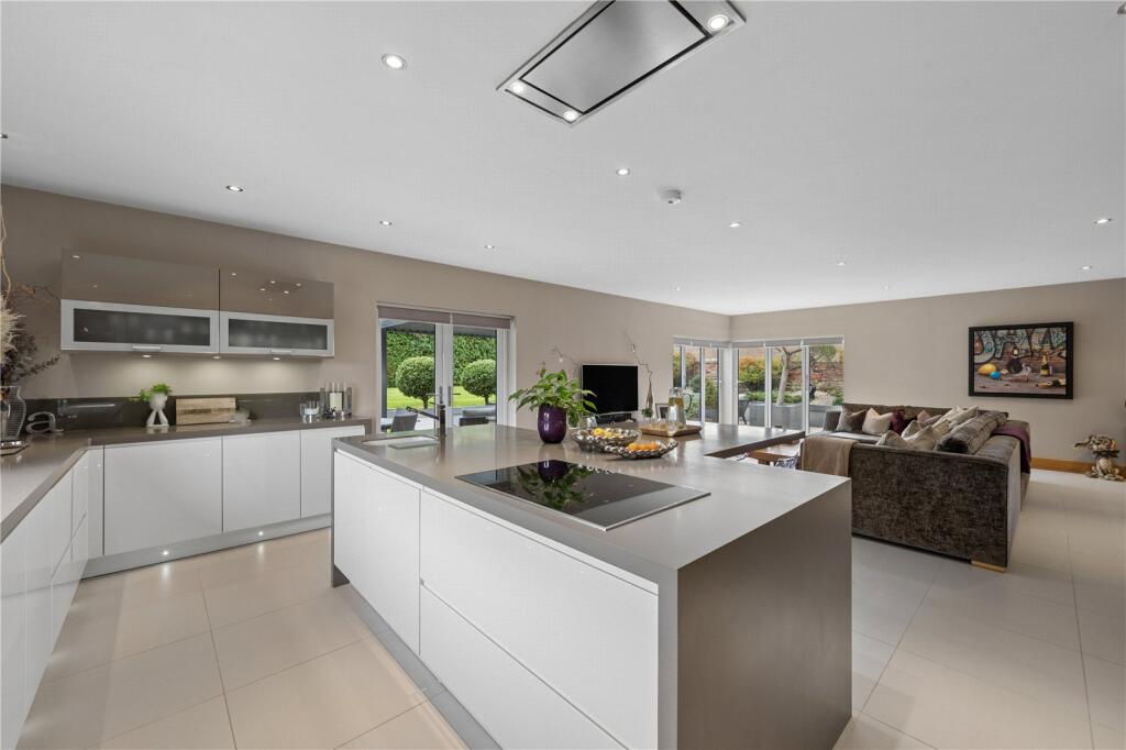 House in Wakefield - View 5