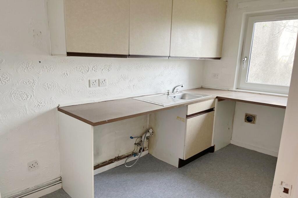 Apartment in Cumbernauld, North Lanarkshire - View 4