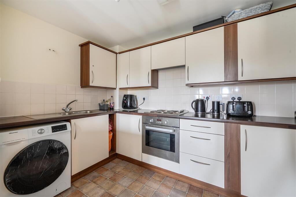 Apartment in Maidenhead, Fishery - More