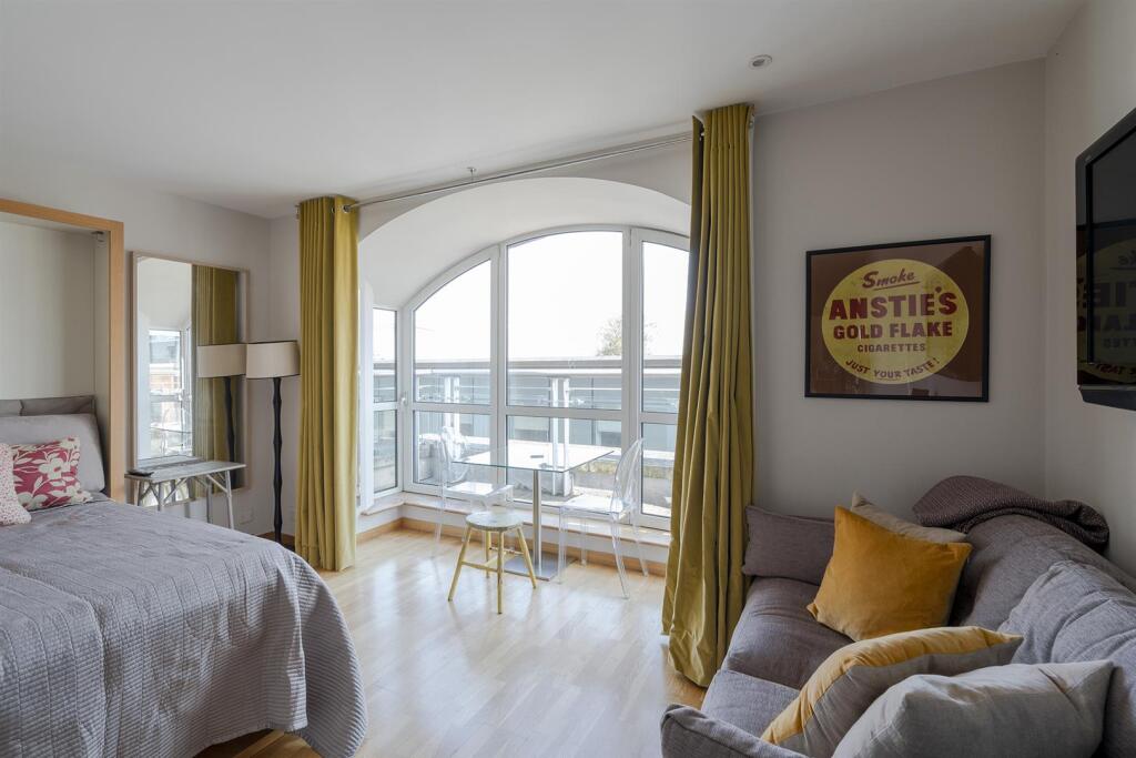 Main image of property: 10 Hosier Lane, London