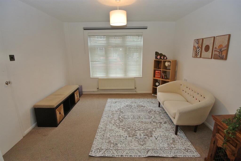 House in Twickenham - View 4