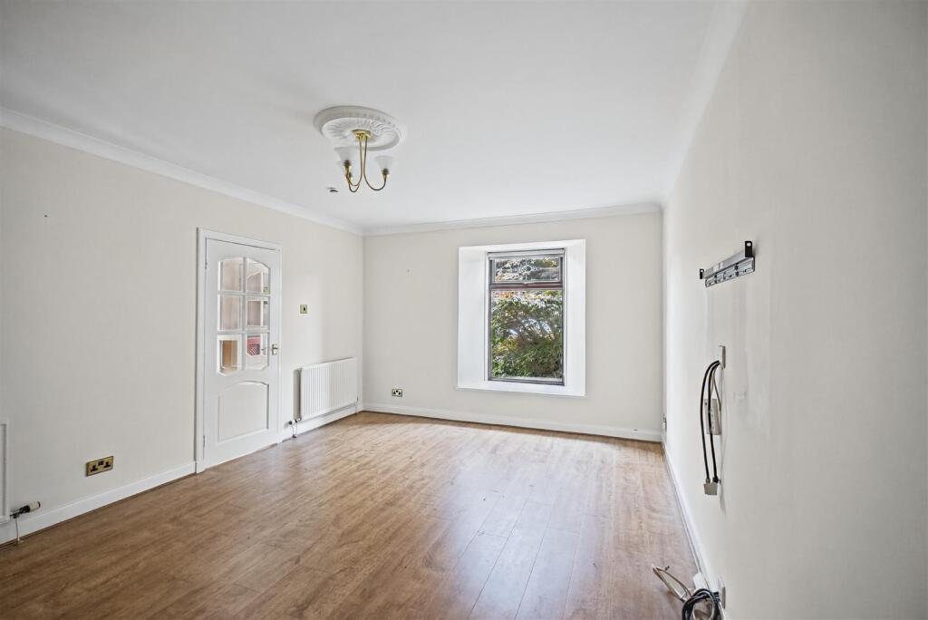 House in Stonehouse, South Lanarkshire - View 2
