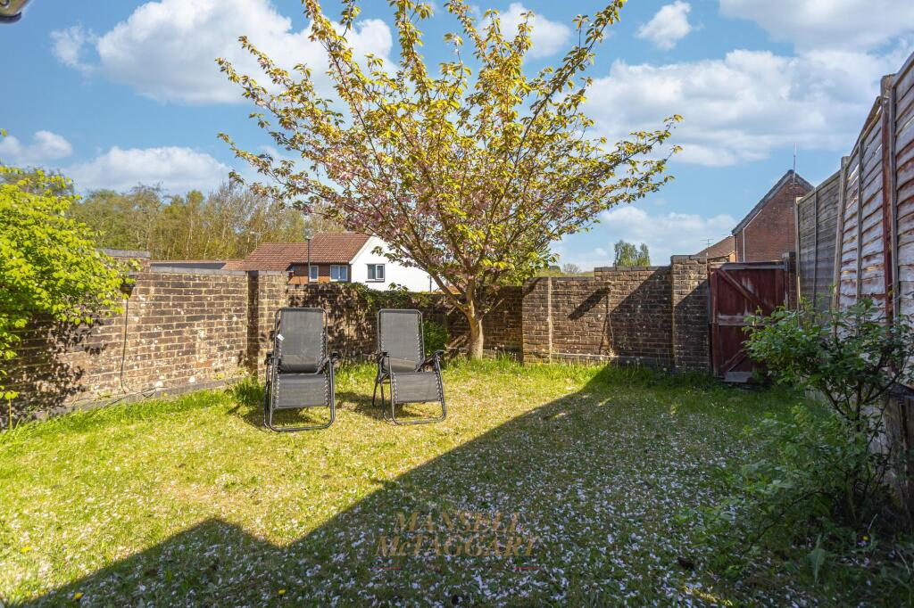 Hollingbourne Crescent, Crawley, RH11 photo 4