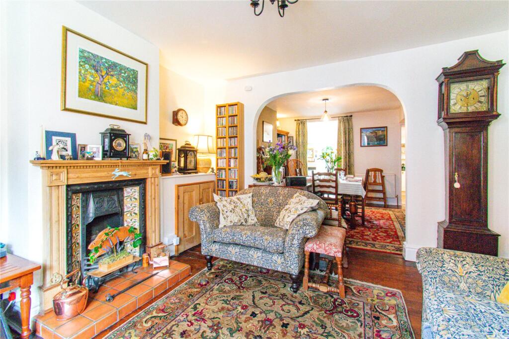 St. Georges Terrace, Lambourn, Hungerford, Berkshire, RG17 photo 3