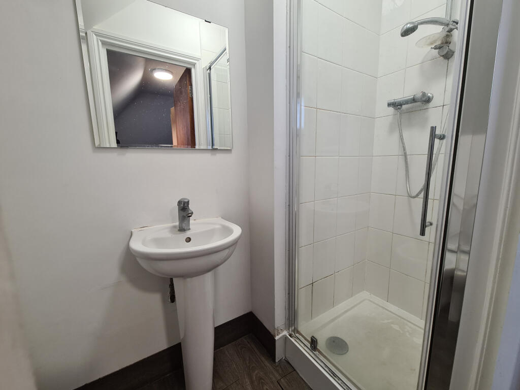 Apartment in Coventry - More