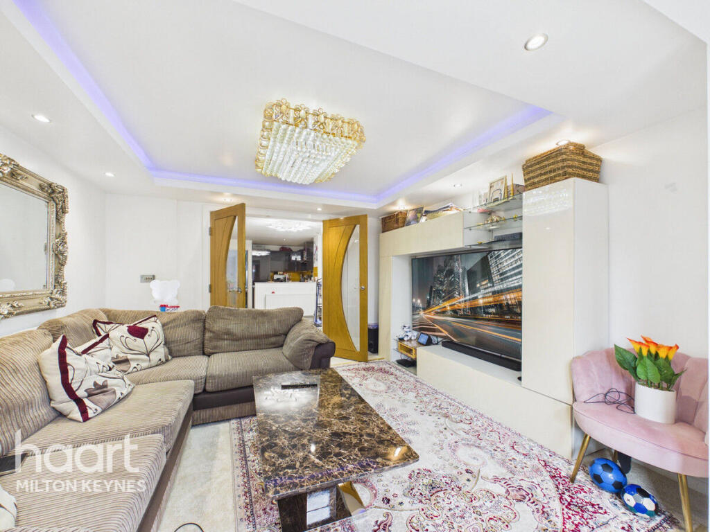 House in Milton Keynes, Brooklands, Broughton and Milton Keynes - More