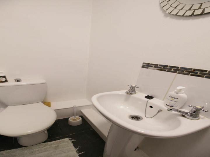 House in Lincoln, Lincolnshire - View 5