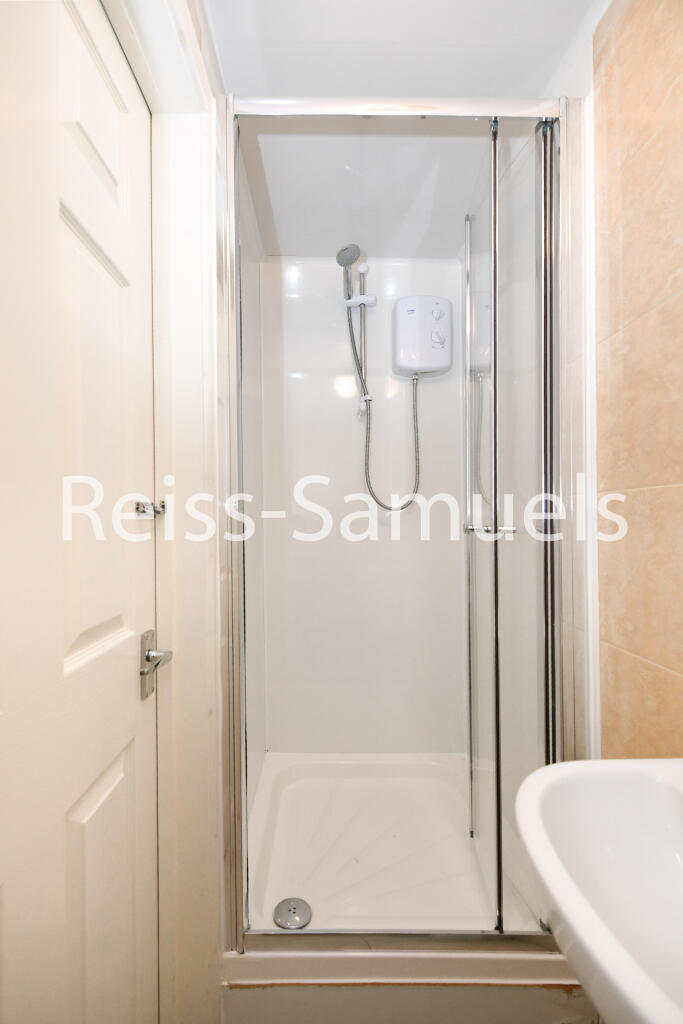 5 bedroom town house for rent