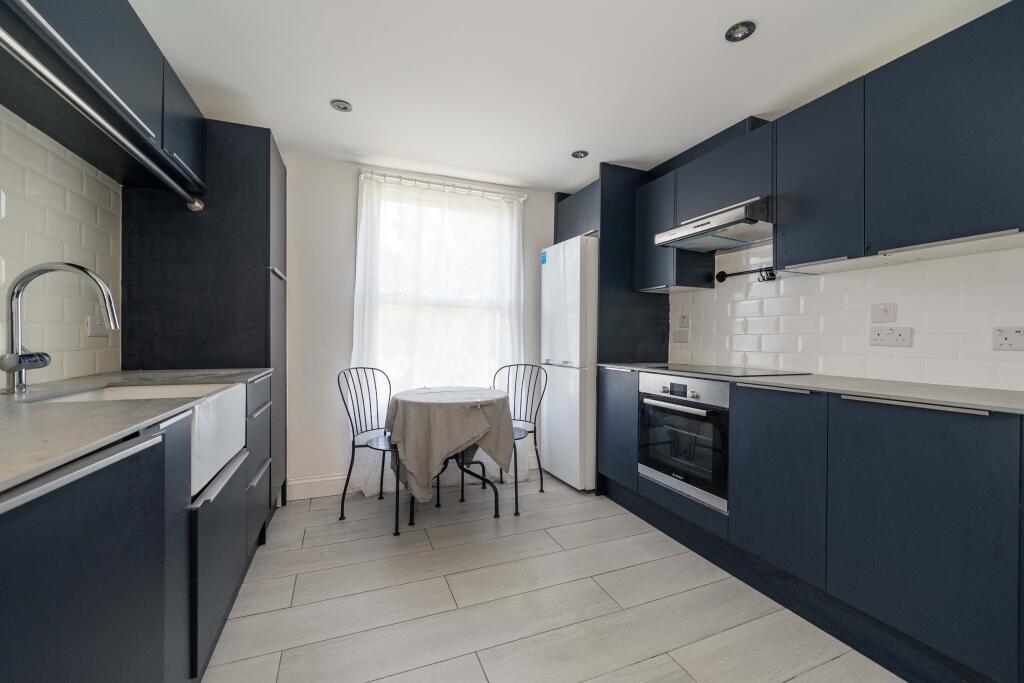 Apartment in London - View 3