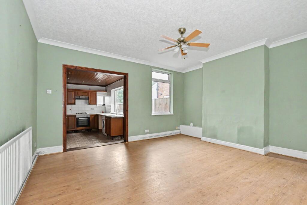 House in Ashfield, Sutton in Ashfield, Nottinghamshire - View 4