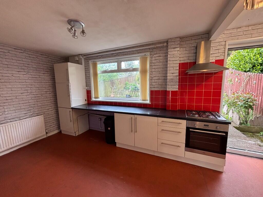 Downside Crescent, Bradford, West Yorkshire, BD15 photo 4