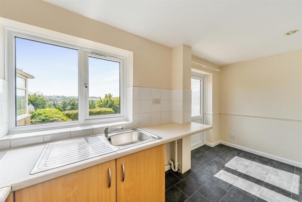 House in Radstock, Bath and North East Somerset - More