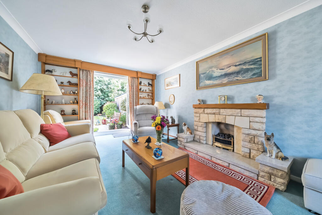 Overford Close, Cranleigh, GU6 photo 2