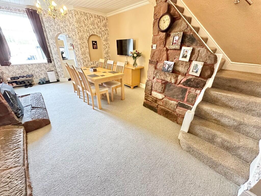 Cressington Gardens, Ellesmere Port photo 4
