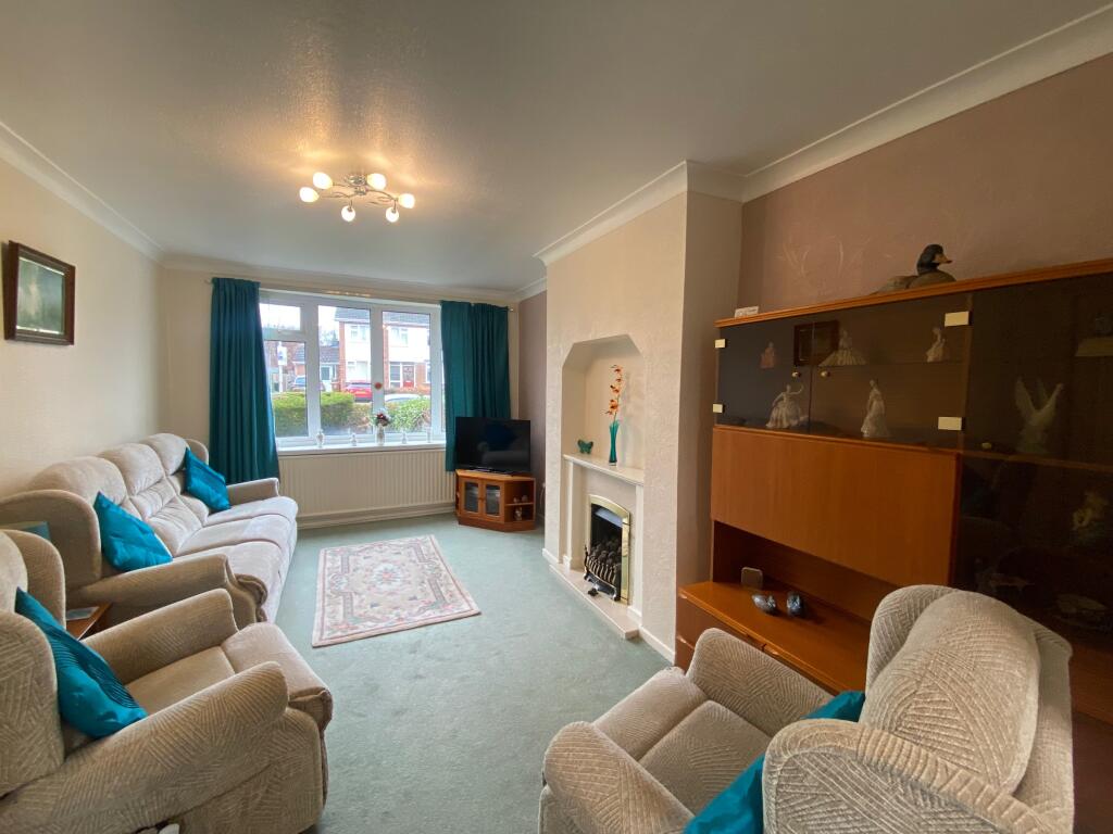 Manor Way, Crewe photo 4