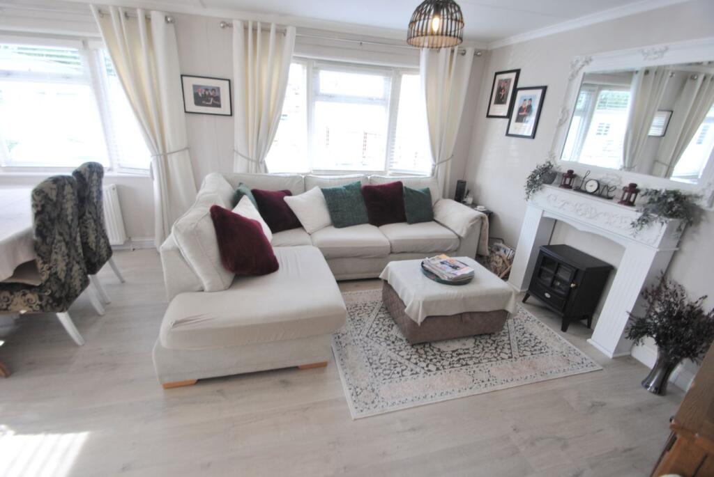 Lakehouse Park, Bishops Cleeve, Cheltenham, GL52 photo 3