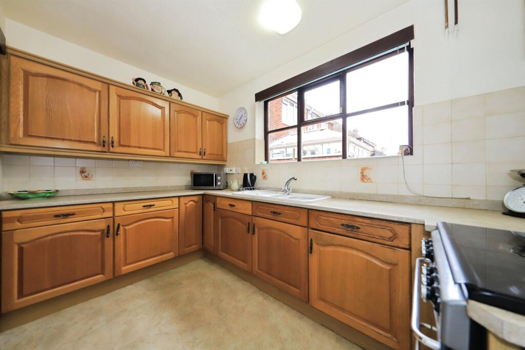 Central Avenue, Bilston - More