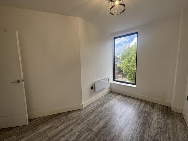 Apartment in Swindon - View 5
